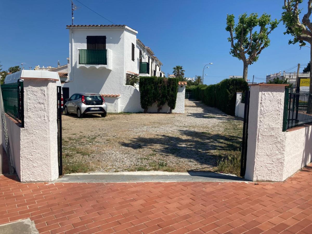 Charmante Maison Coeur De Ville 650M Plage Empuriabrava Eksteriør bilde