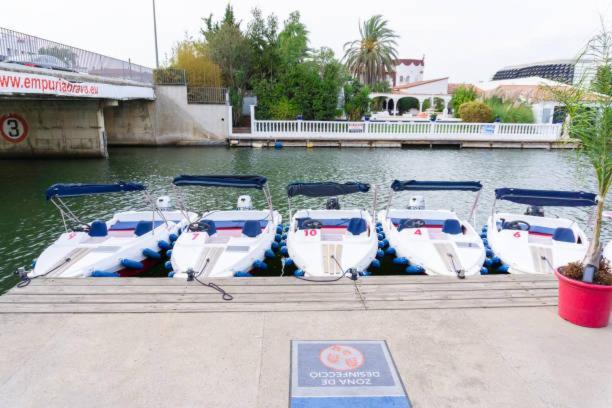 Charmante Maison Coeur De Ville 650M Plage Empuriabrava Eksteriør bilde